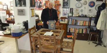 emekli-ogretmenin-evinden-tarih-fiskiriyor-yuzlerce-eski-eseri-koleksiyona-donusturdu-wnuf.jpg