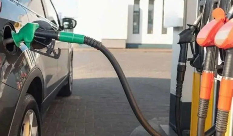 Akaryakıtta İndirim Müjdesi: Benzin 52 Lira!