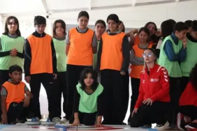 antalya-da-kiz-cocuklari-floor-curling-ile-tanisti-1765603241-552_large.webp.webp