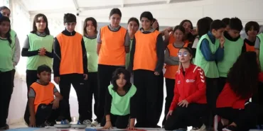 antalya-da-kiz-cocuklari-floor-curling-ile-tanisti-1765603241-552_large.webp.webp