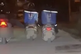 Kurye Dayanışması: Motosiklet Arızasında Yardım Eli!