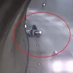 Tüneldeki Kaza: Motosiklet Takla Attı!