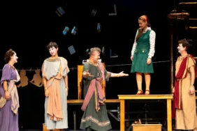 Tomris Uyar’ın Hayatı Tiyatroda Sahnelendi!