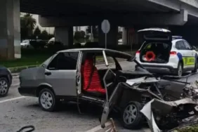 Ambulansa yol vermek isterken kaza: 4 yaralı!