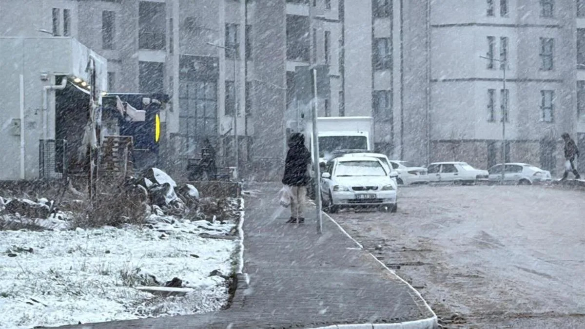 Bağlar’da Mart Ayında Kar Yağışı Etkili Oldu