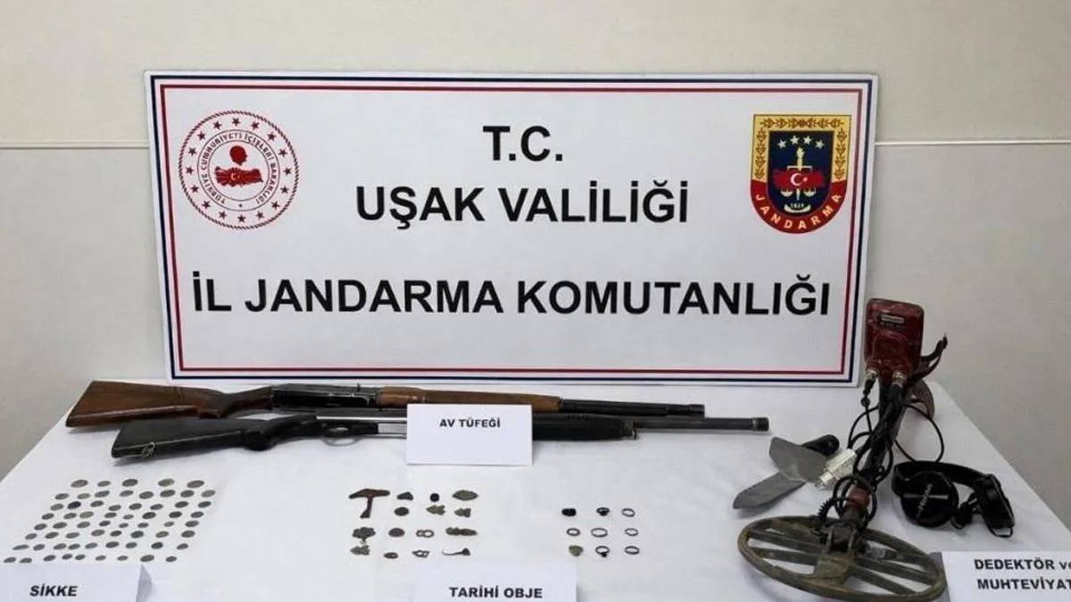 Uşak’ta Kaçakçılık Operasyonu: Tarihi Eserler Ele Geçirildi