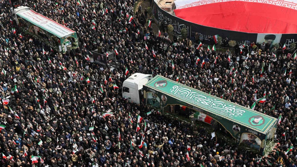 İran’da Hayatını Kaybeden Komutanlar İçin Cenaze
