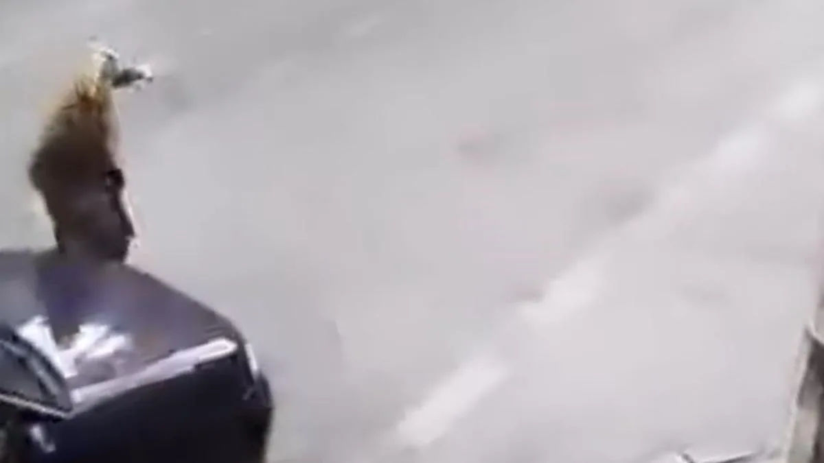 Ekmek Alırken Otomobilin Çarptığı Kadın Yaralandı