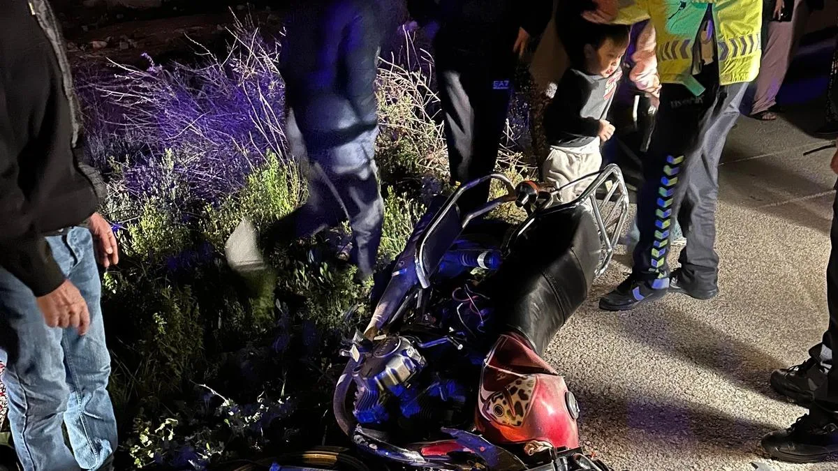Motosiklet ve Otomobil Kafa Kafaya Çarpıştı!
