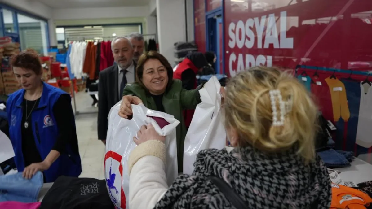 İhtiyaç Sahibi Çocuklara Bayramlık Dağıtımı