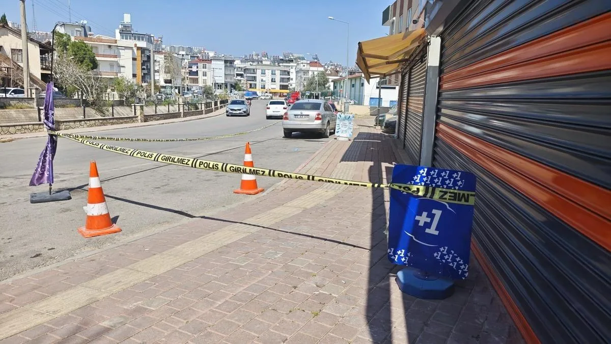 Kepez’de Markette Silahlı Tartışma: 3 Yaralı