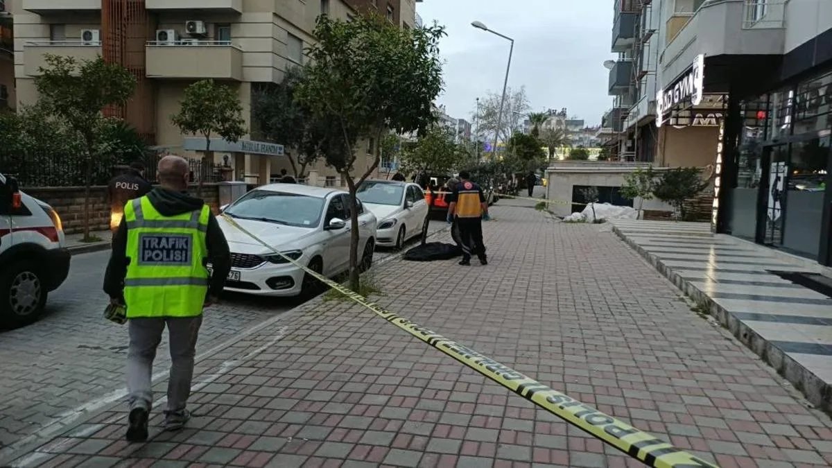 16 Yaşındaki Kız, Apartmandan Düşerek Hayatını Kaybetti