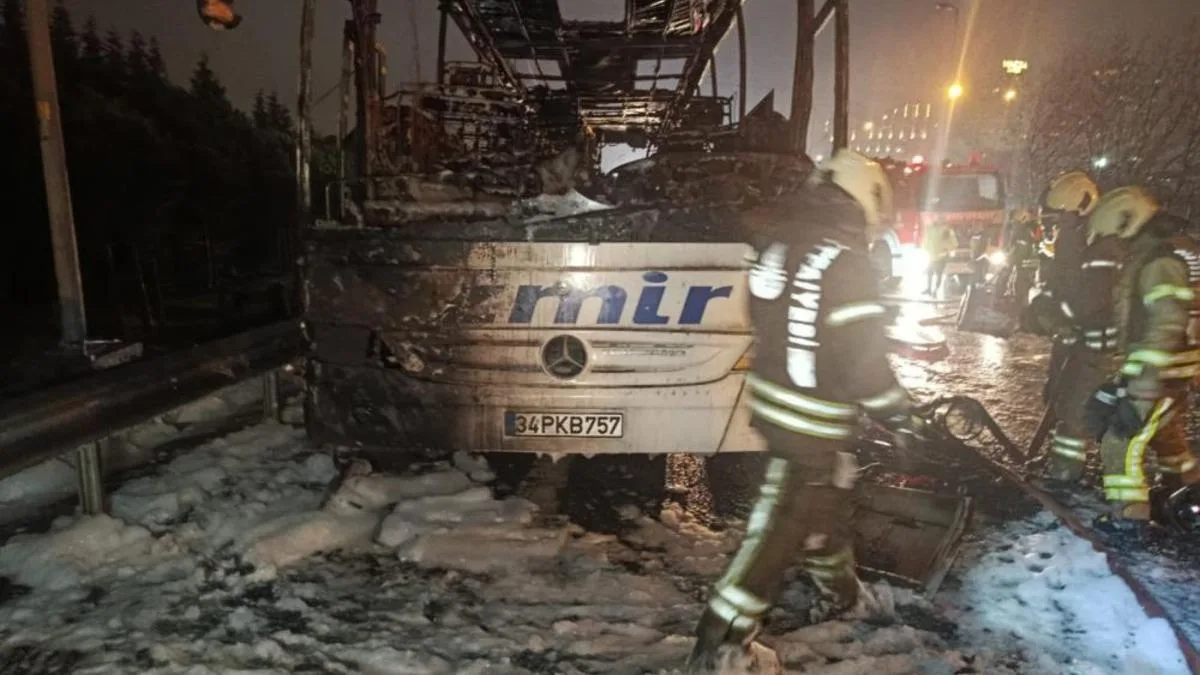 Otobüs Yolculuğunda Yangın Paniği!