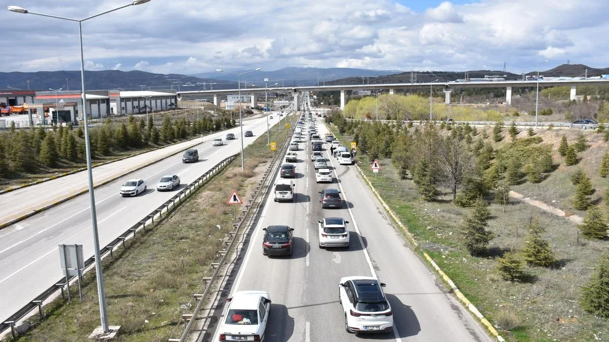 Kırıkkale’de Bayram Trafiği Kilitlemiş Durumda!