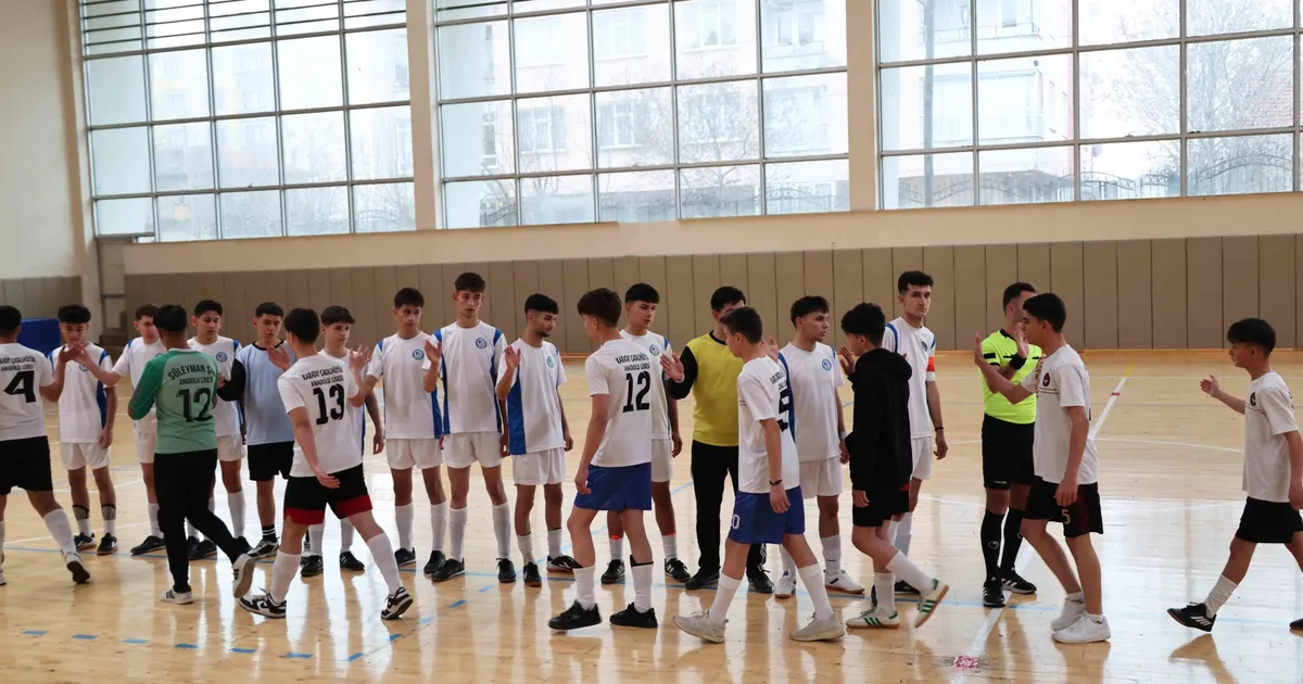 Liseler Arası Futsal Turnuvası Heyecanı Başladı