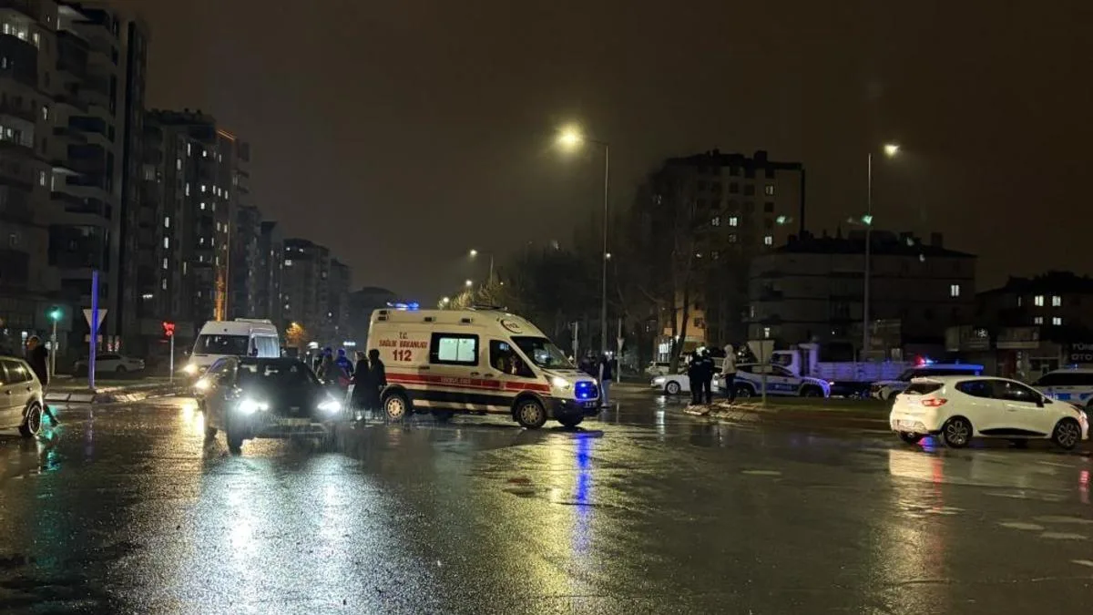 Trafik Kazasında İki Araç Çarpıştı!