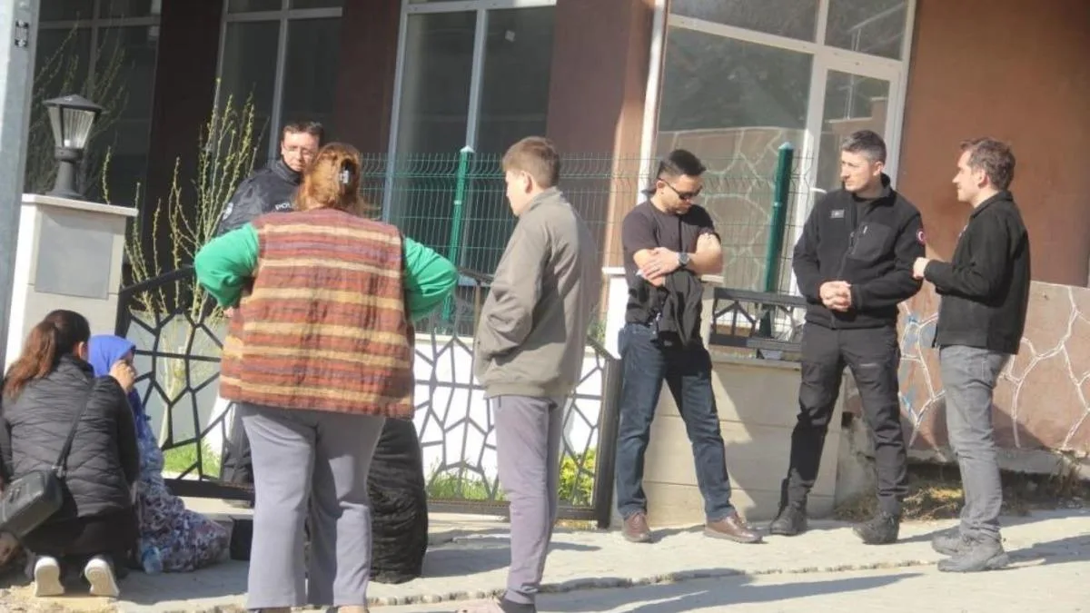 Eşine Av Tüfeğiyle Ateş Açtı: Şok Olay!