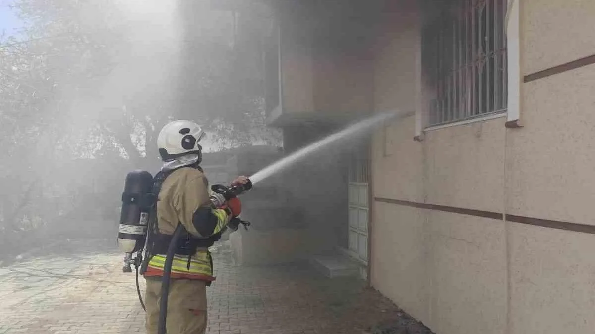 Antakya’da yangın, itfaiye hızlıca müdahale etti!