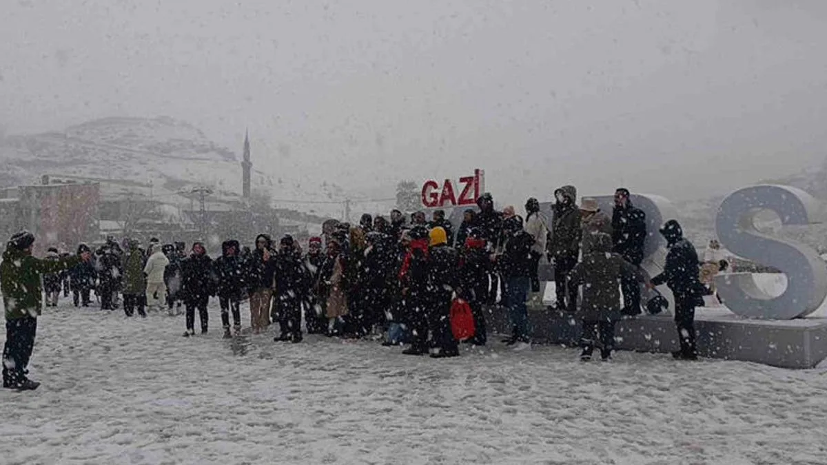 Kars’ta Aniden Bastıran Kar Yağışı Hayatı Olumsuz Etkiledi