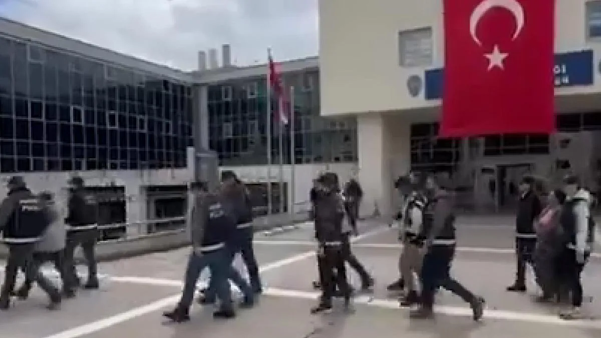 Uyuşturucu Operasyonu: 10 Adrese Baskın!