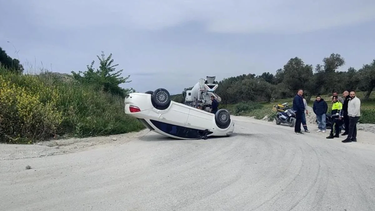 Kuşadası’nda Kaza: 80 Yaşındaki Sürücü Tehlikede!