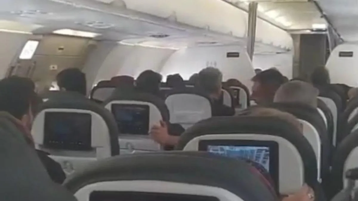 Van’da Uçak Fırtınaya Rağmen Güvenli İniş Yaptı!