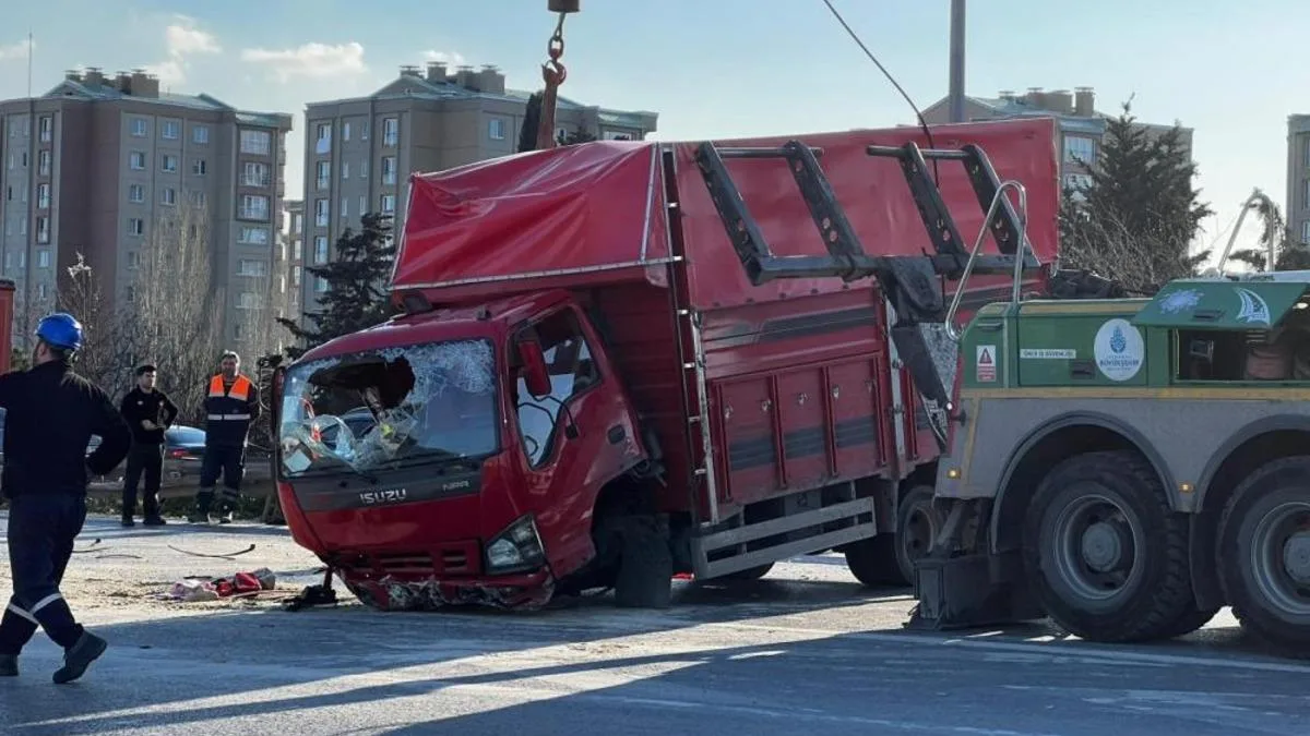 Esenler’de Feci Kaza: 6 Yaralı!