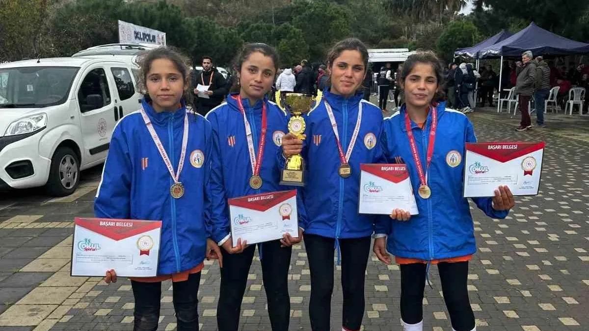 Kardeşler Kros Yarışmasında Tarihe Geçti!