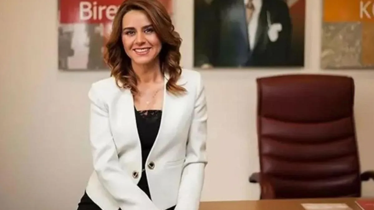 Ünlü İsimleri Dolandıran Müdüre 102 Yıl Hapis!