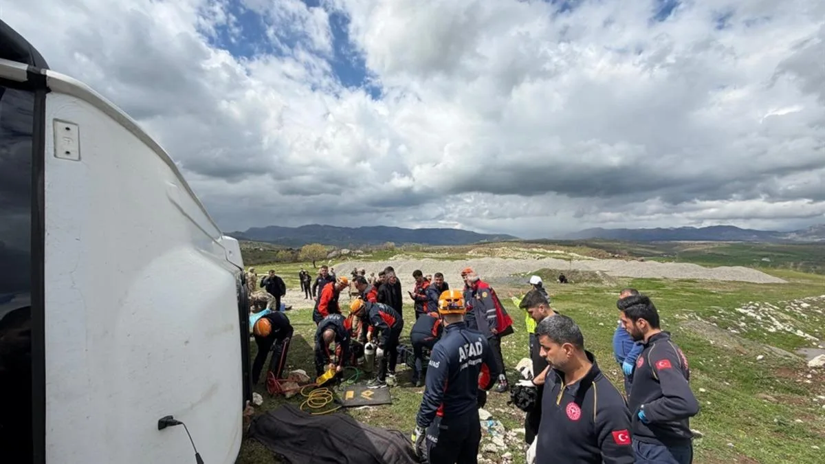 Diyarbakır’da Otobüs Devrildi, Ekipler Sevk Edildi!