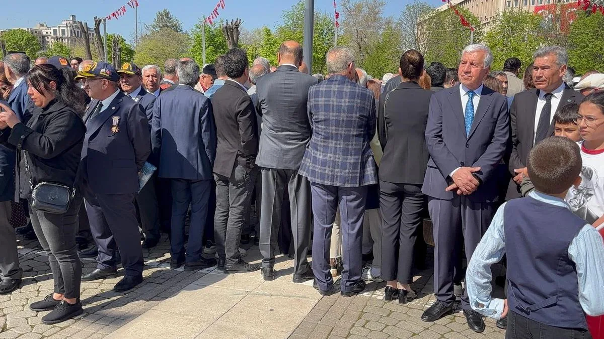 CHP’den 23 Nisan’da Çocuk Mehterana Protesto!