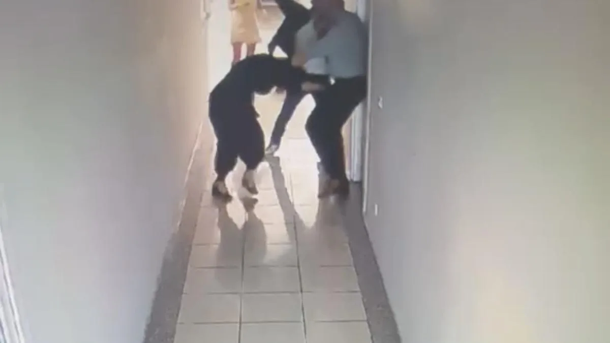 Kardeşiyle Tartışan İş Adamı, Çalışanını Yaraladı!