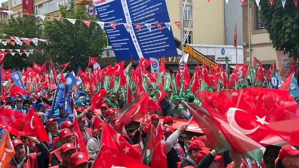 Çorum’da 1 Mayıs Kutlaması: Binlerce Kişi Bir Arada