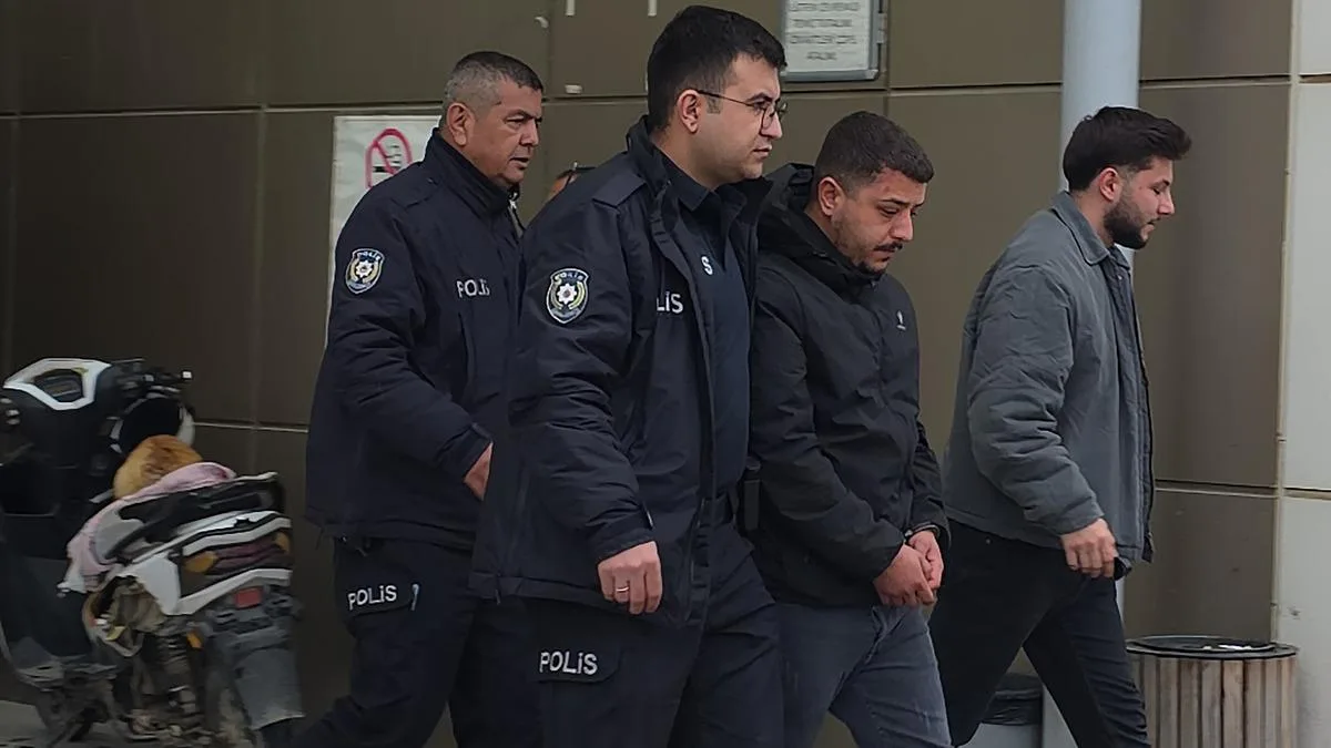 Kardeşler Arasında Bıçaklı Kavga: Bir Yaralı!
