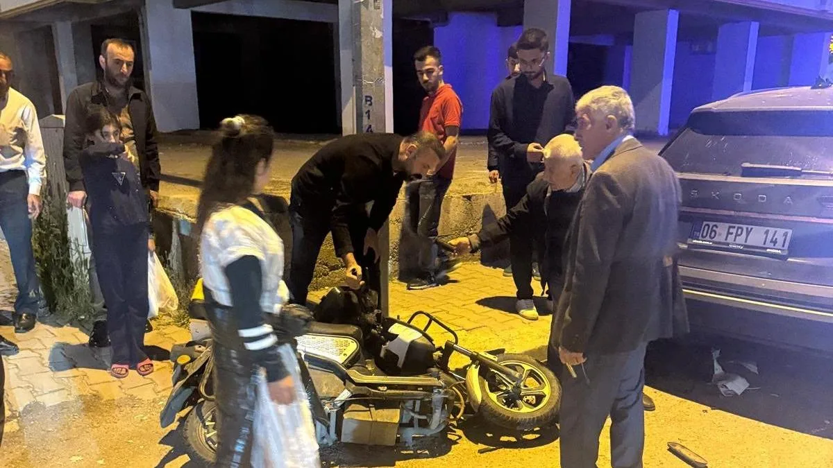 Motosiklet Kazasında Sürücü Araç Altında Kaldı!
