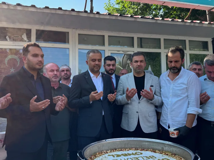 Başkan Toptaş’tan Tekir Mahallesi’nde Aşure İkramı