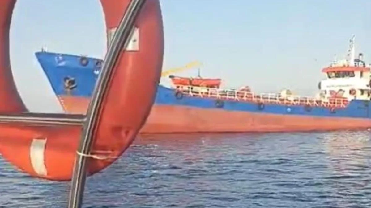 Yalova’da Tanker ile Tekne Çarpıştı: Tekne Battı!