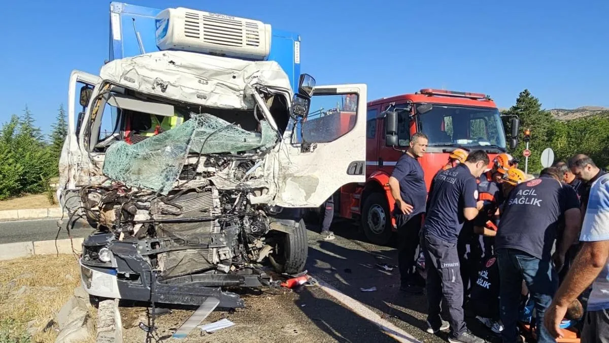 Elazığ-Malatya yolunda tır kazası: 1 yaralı!