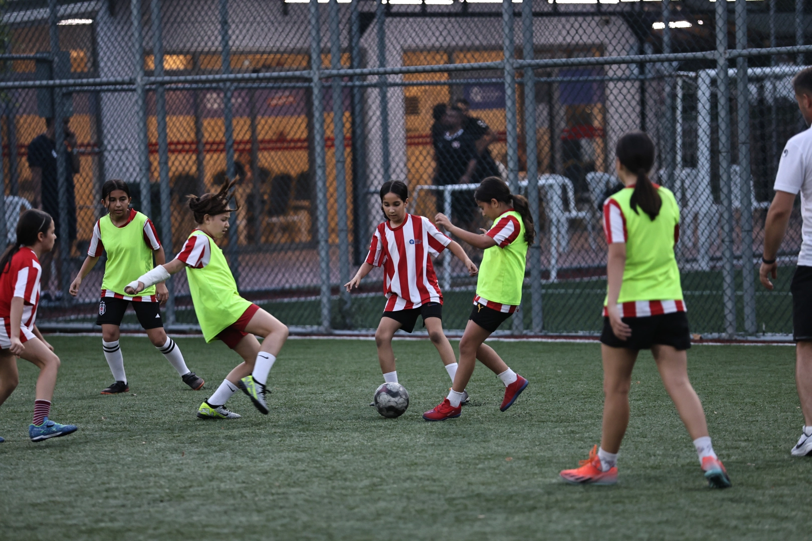 Antalya’da Çocuklar İçin Futbol Yaz Okulu Başladı!