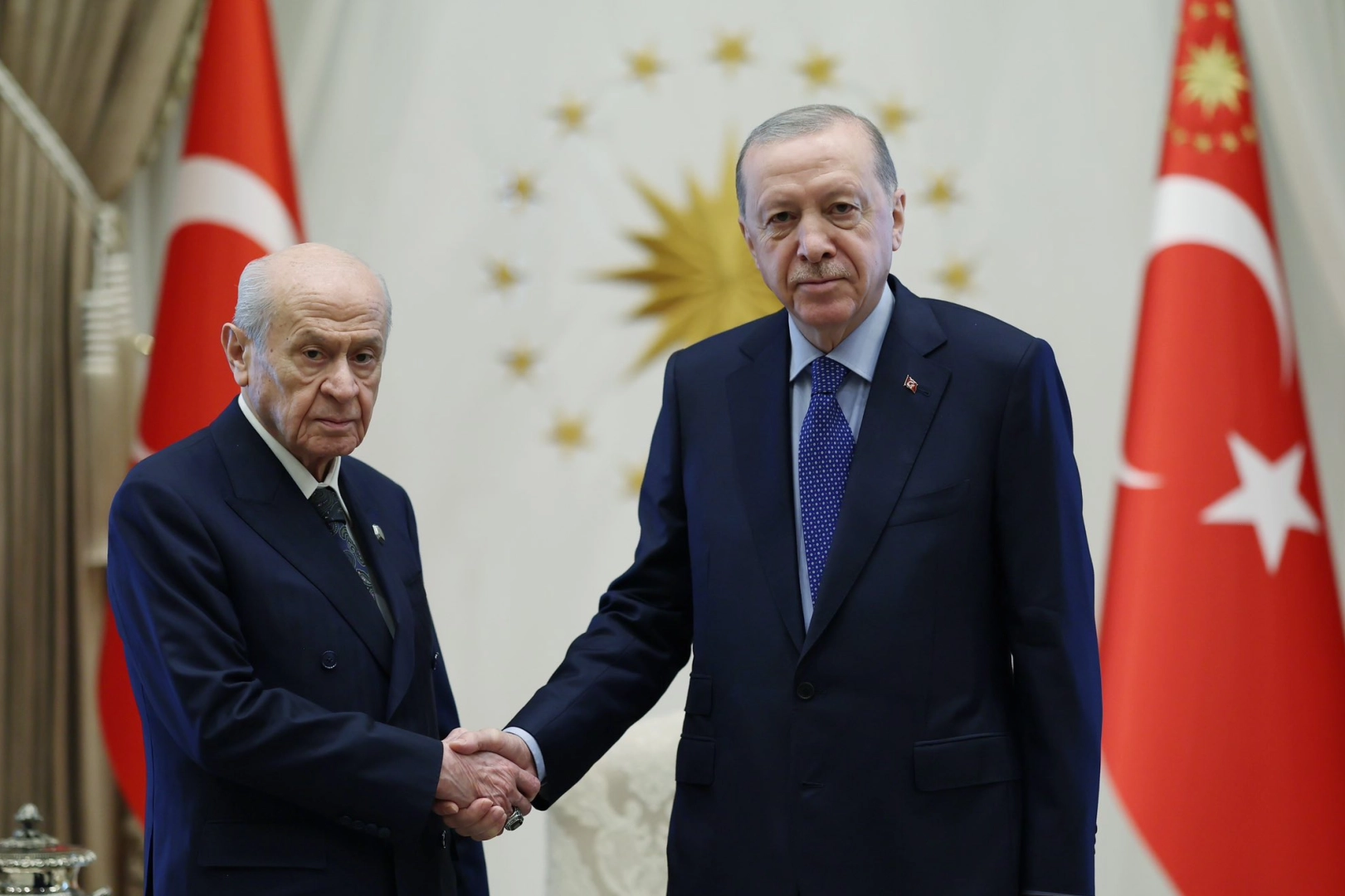 Erdoğan ve Bahçeli Külliye’de Gizemli Buluşma