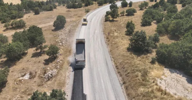 Büyükşehir Harmancık’ta da yolları yeniliyor