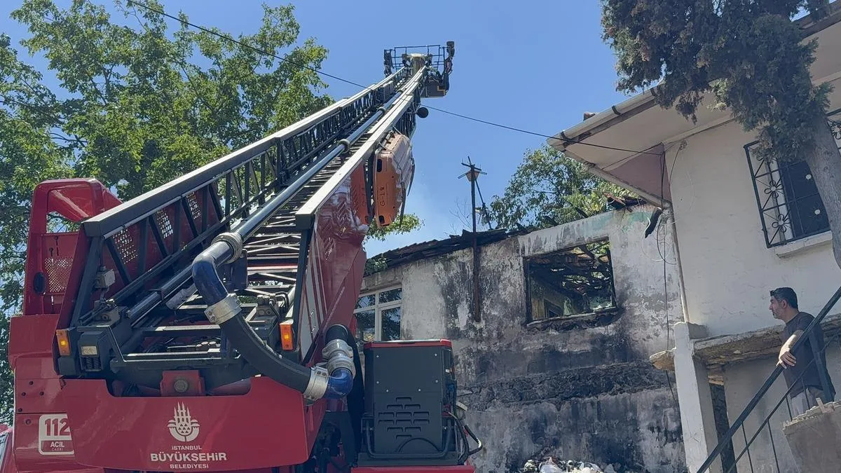 Metruk Evde Yangın: Bitişik Bina da Zarar Gördü!