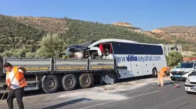 Feci Kazada Ünlü Oyuncunun Kardeşi Yaralandı!
